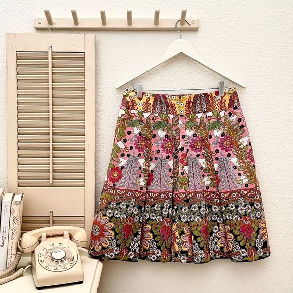 CAbi Ashbury A-line Pleated Mixed Media Floral Print Cotton Skirt, Size 4 - Picture 6 of 9